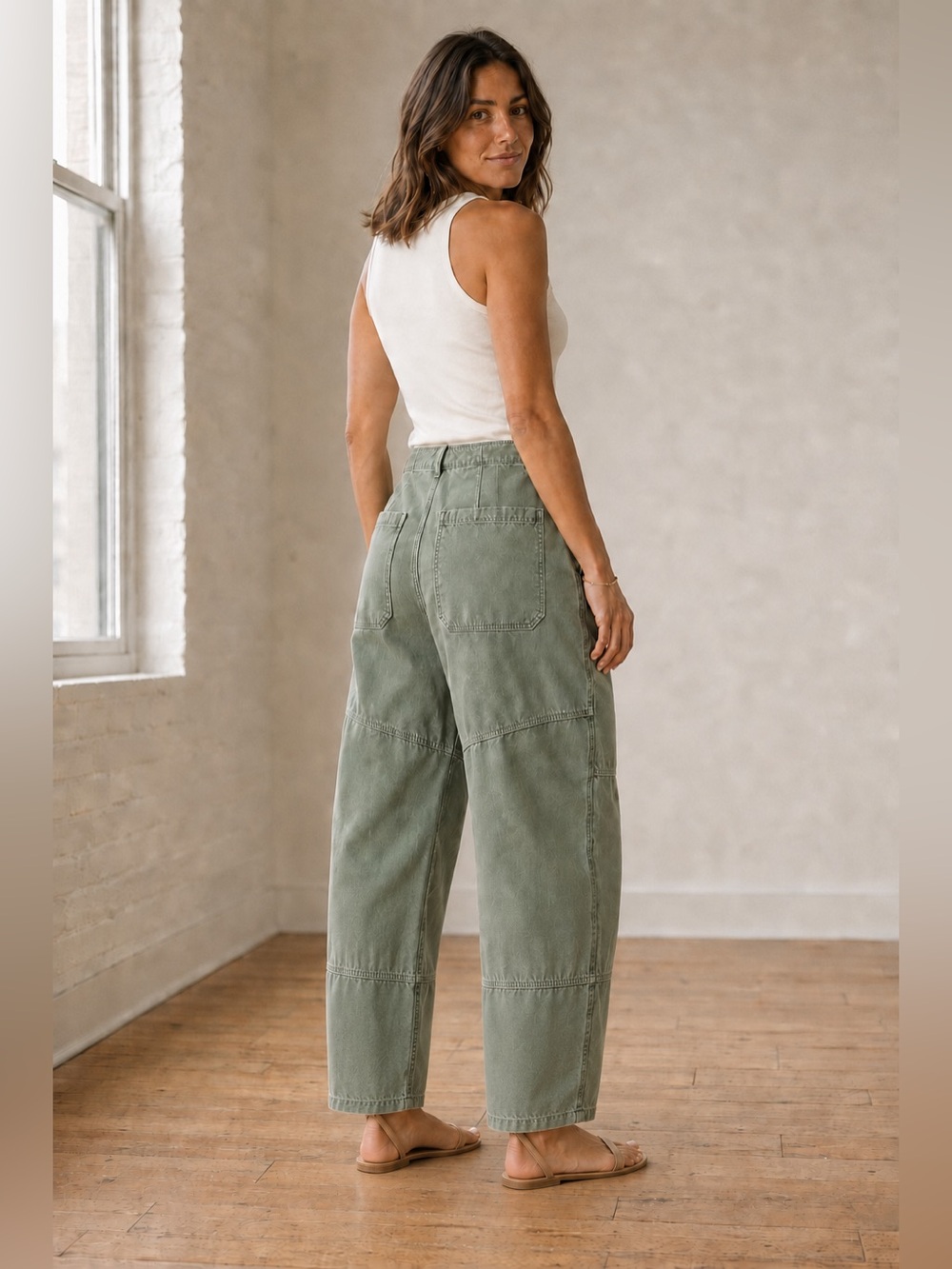 CITIZENS OF HUMANITY Khaki Wide-Legged Cargo Pants - Picture 3 of 9